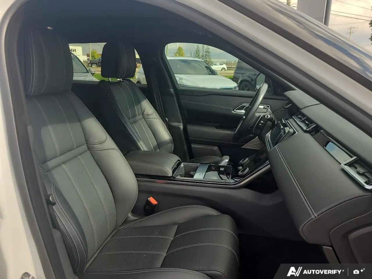 Land Rover Range Rover Velar снимка Land Rover Range Rover Velar