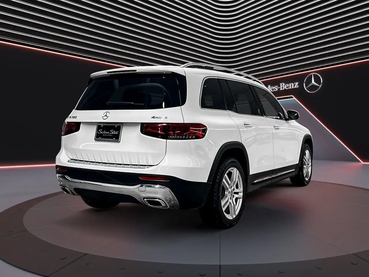 Mercedes-Benz GLB снимка Mercedes-Benz GLB