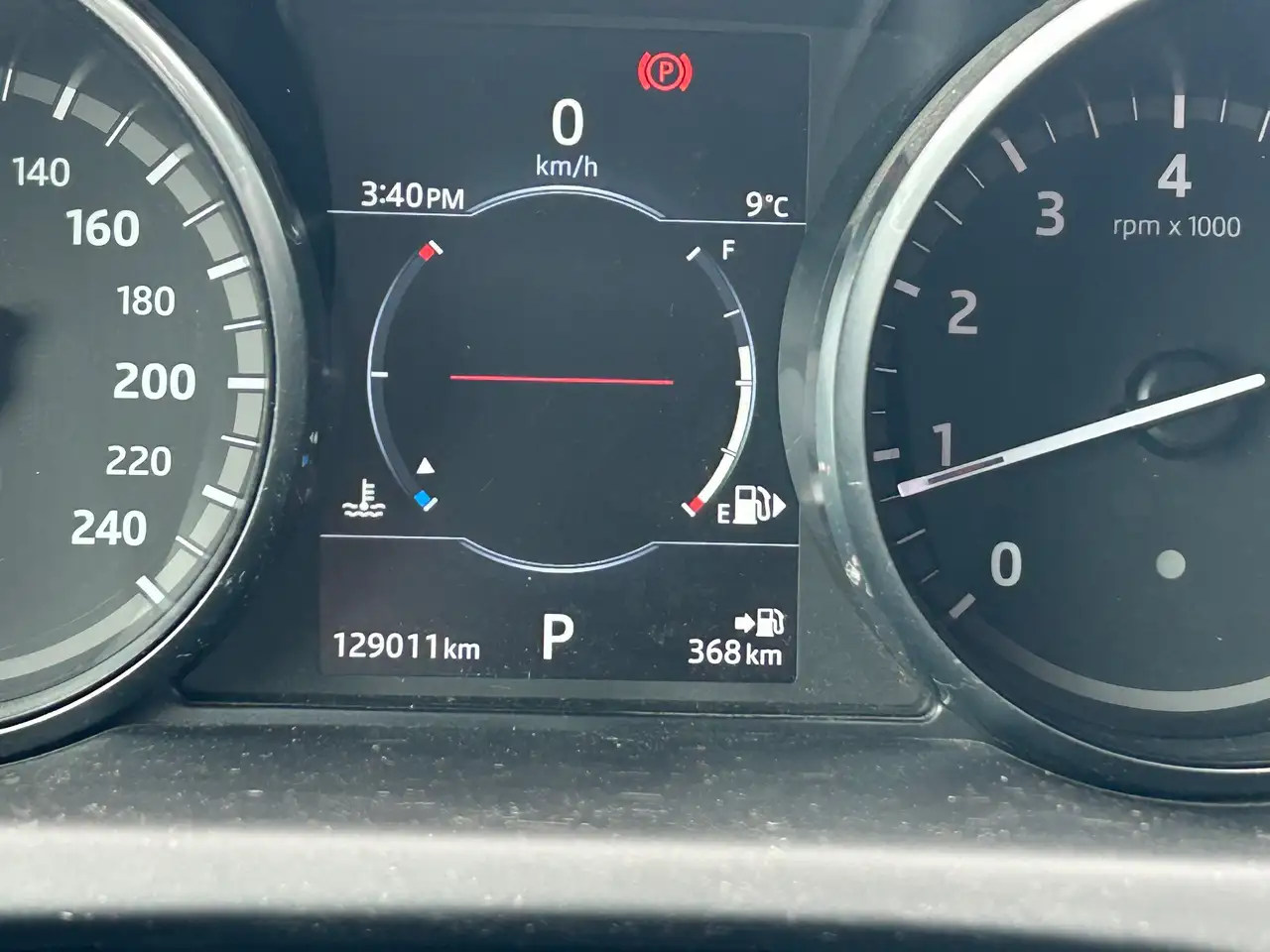 Land Rover Discovery Sport снимка Land Rover Discovery Sport