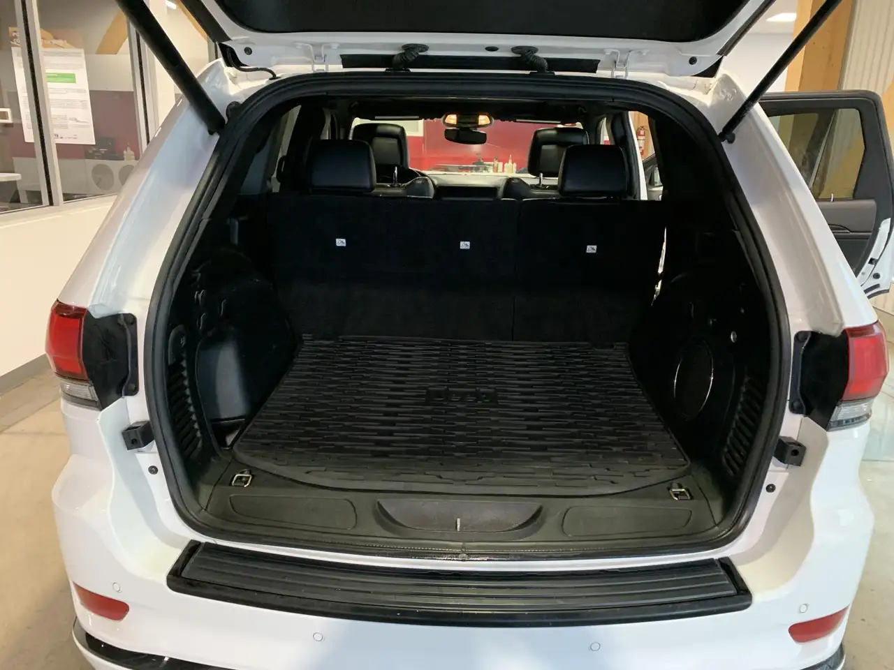Jeep Grand Cherokee снимка Jeep Grand Cherokee