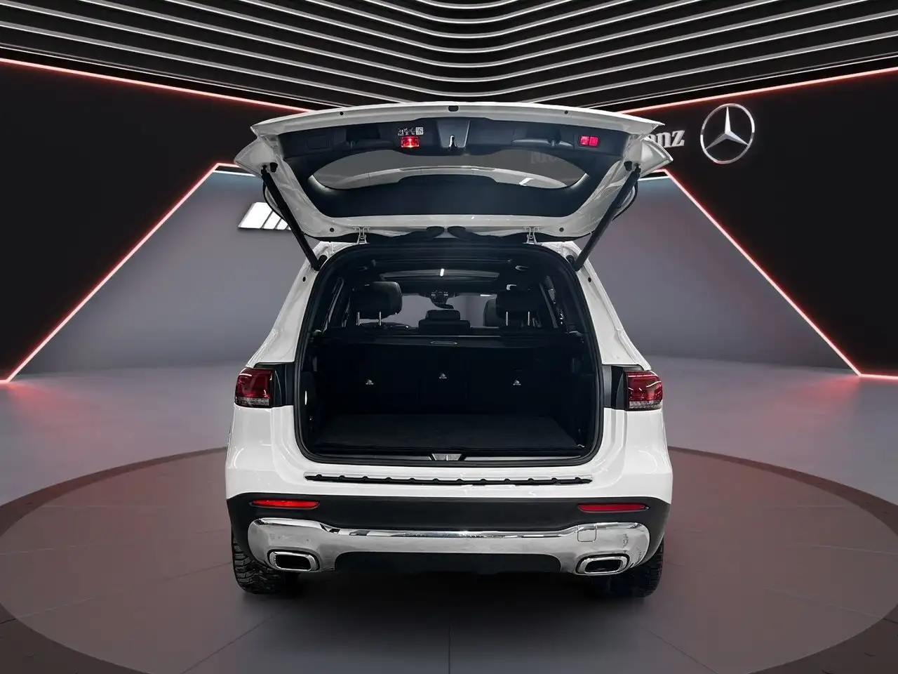 Mercedes-Benz GLB снимка Mercedes-Benz GLB