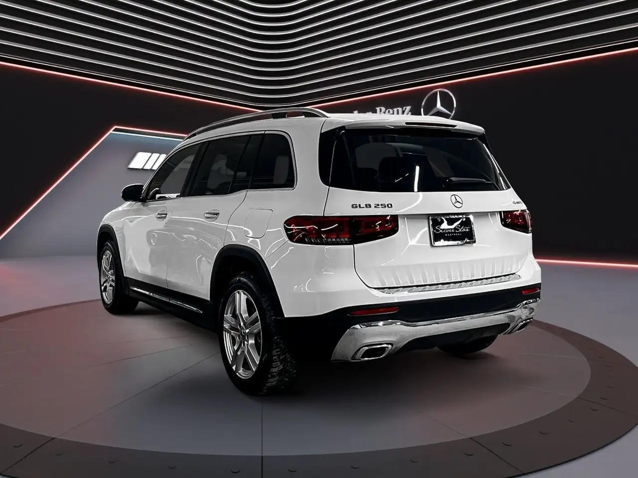 Mercedes-Benz GLB снимка Mercedes-Benz GLB