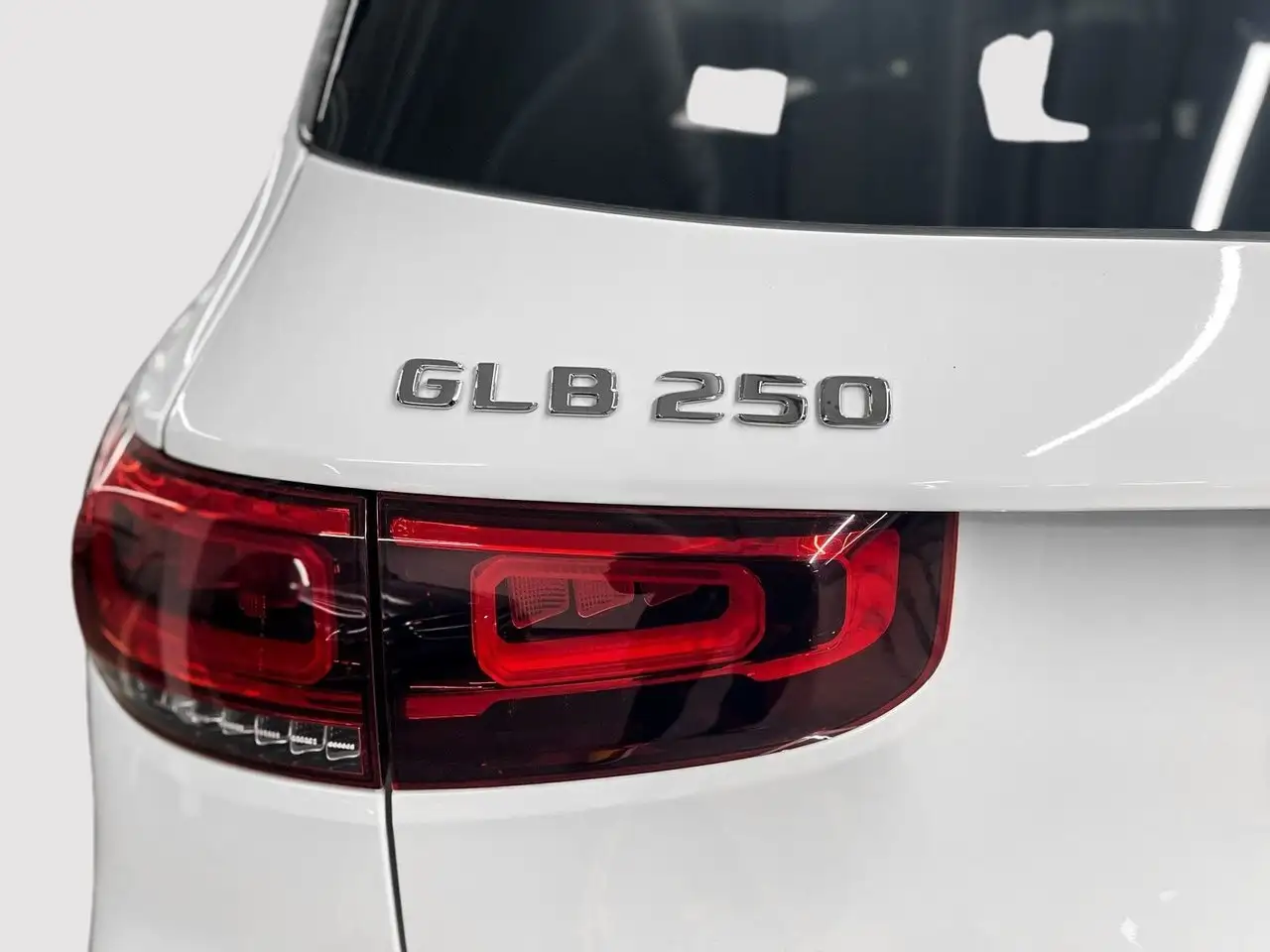 Mercedes-Benz GLB снимка Mercedes-Benz GLB