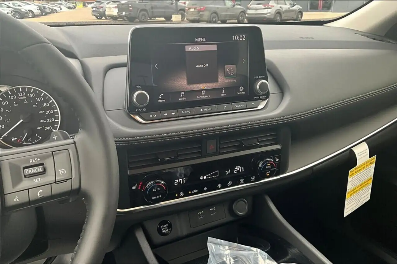 Nissan Rogue снимка Nissan Rogue