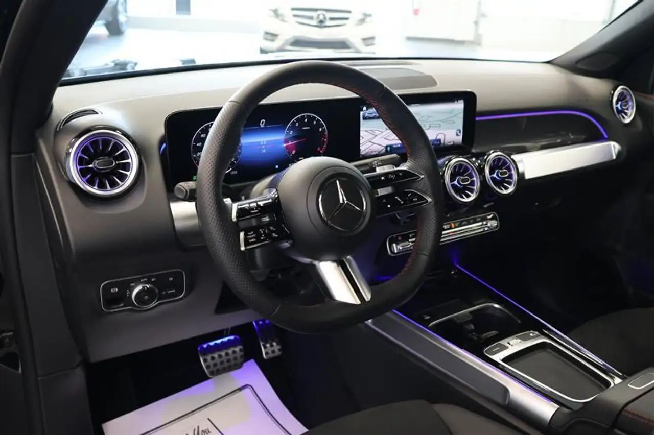 Mercedes-Benz GLB снимка Mercedes-Benz GLB