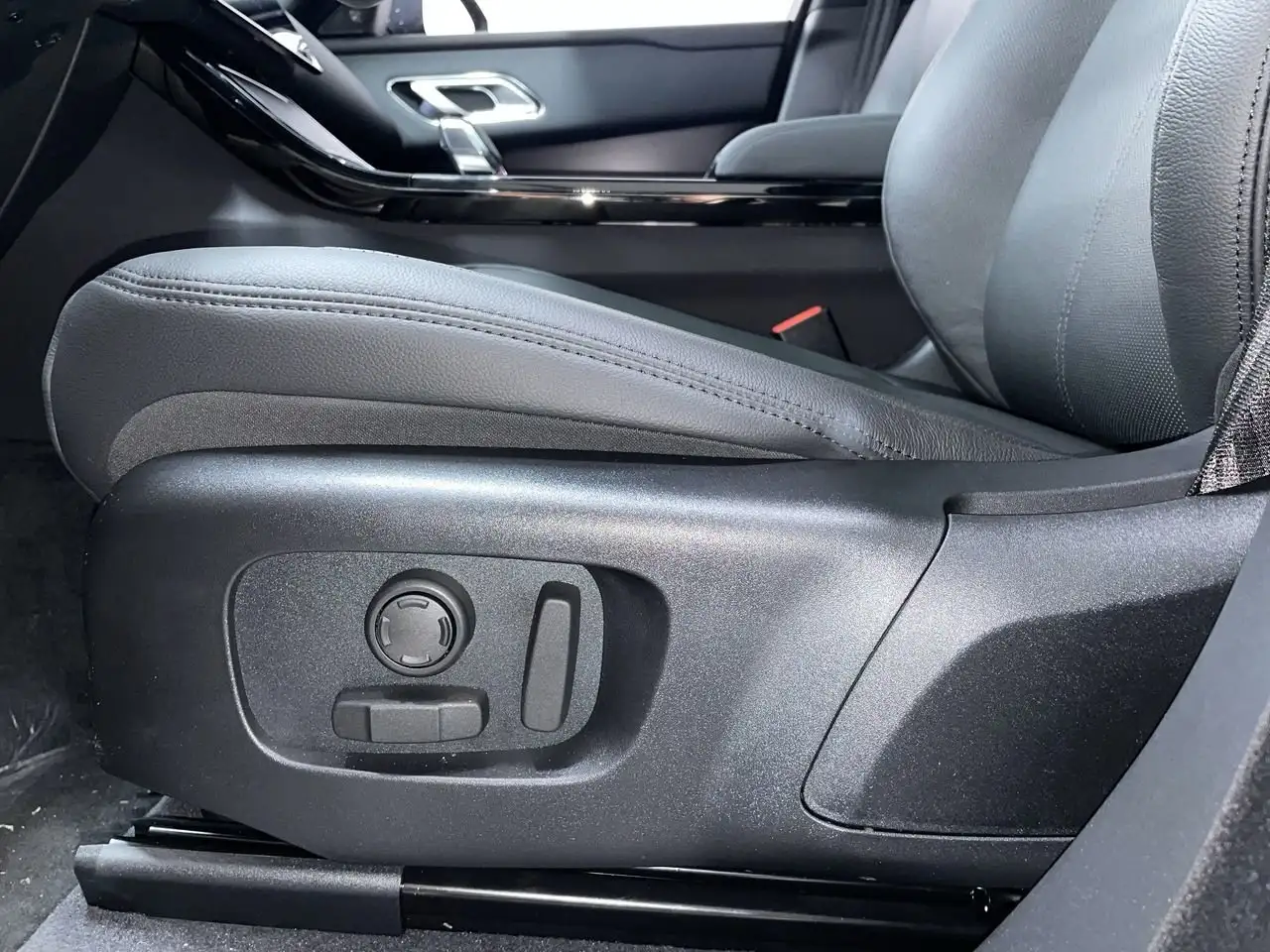 Land Rover Range Rover Velar снимка Land Rover Range Rover Velar