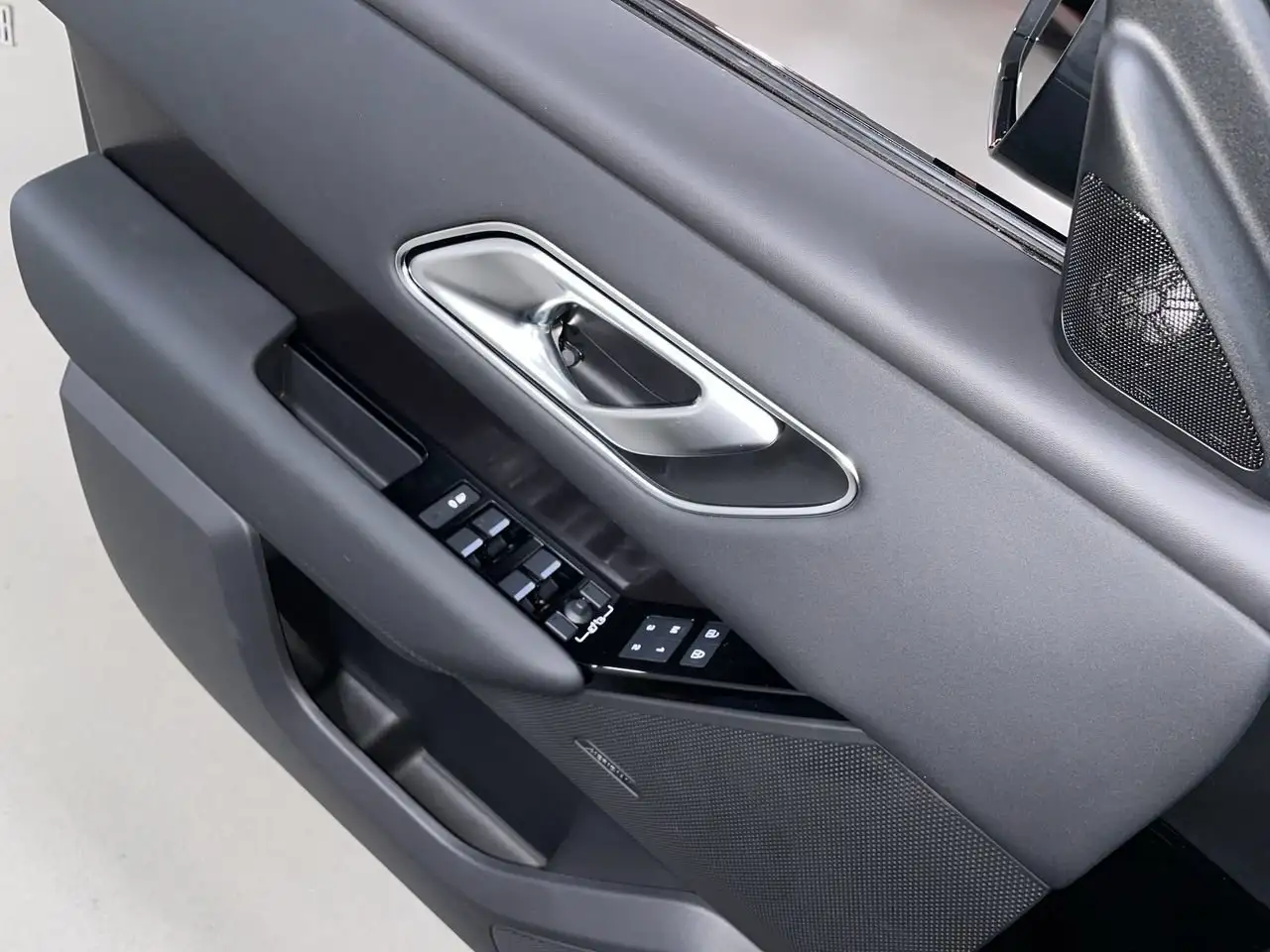Land Rover Range Rover Velar снимка Land Rover Range Rover Velar