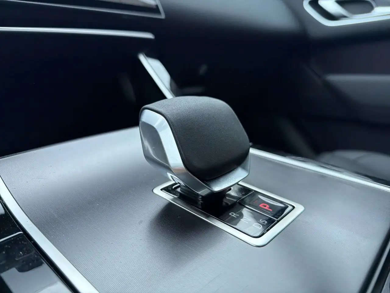 Land Rover Range Rover Velar снимка Land Rover Range Rover Velar