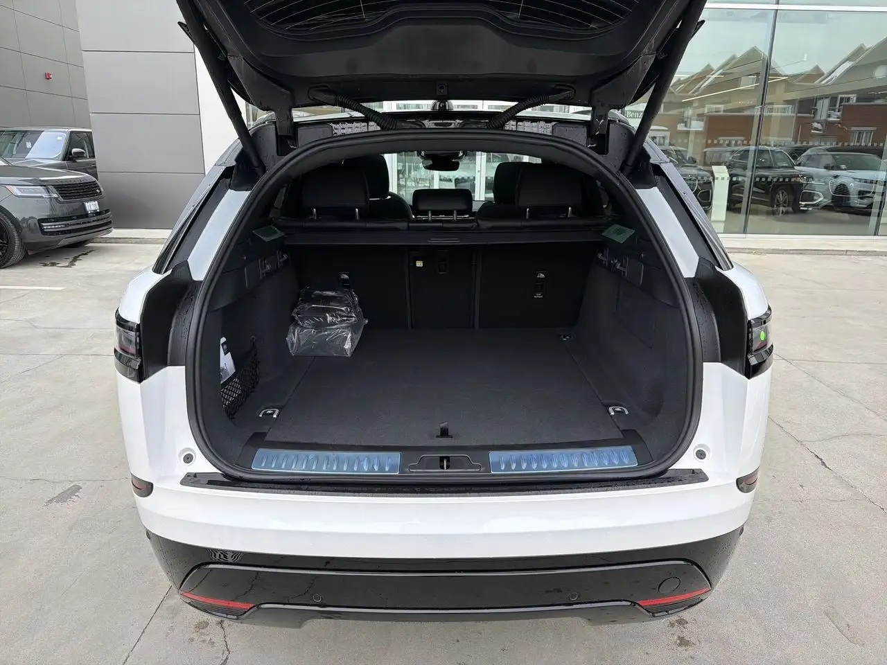 Land Rover Range Rover Velar снимка Land Rover Range Rover Velar