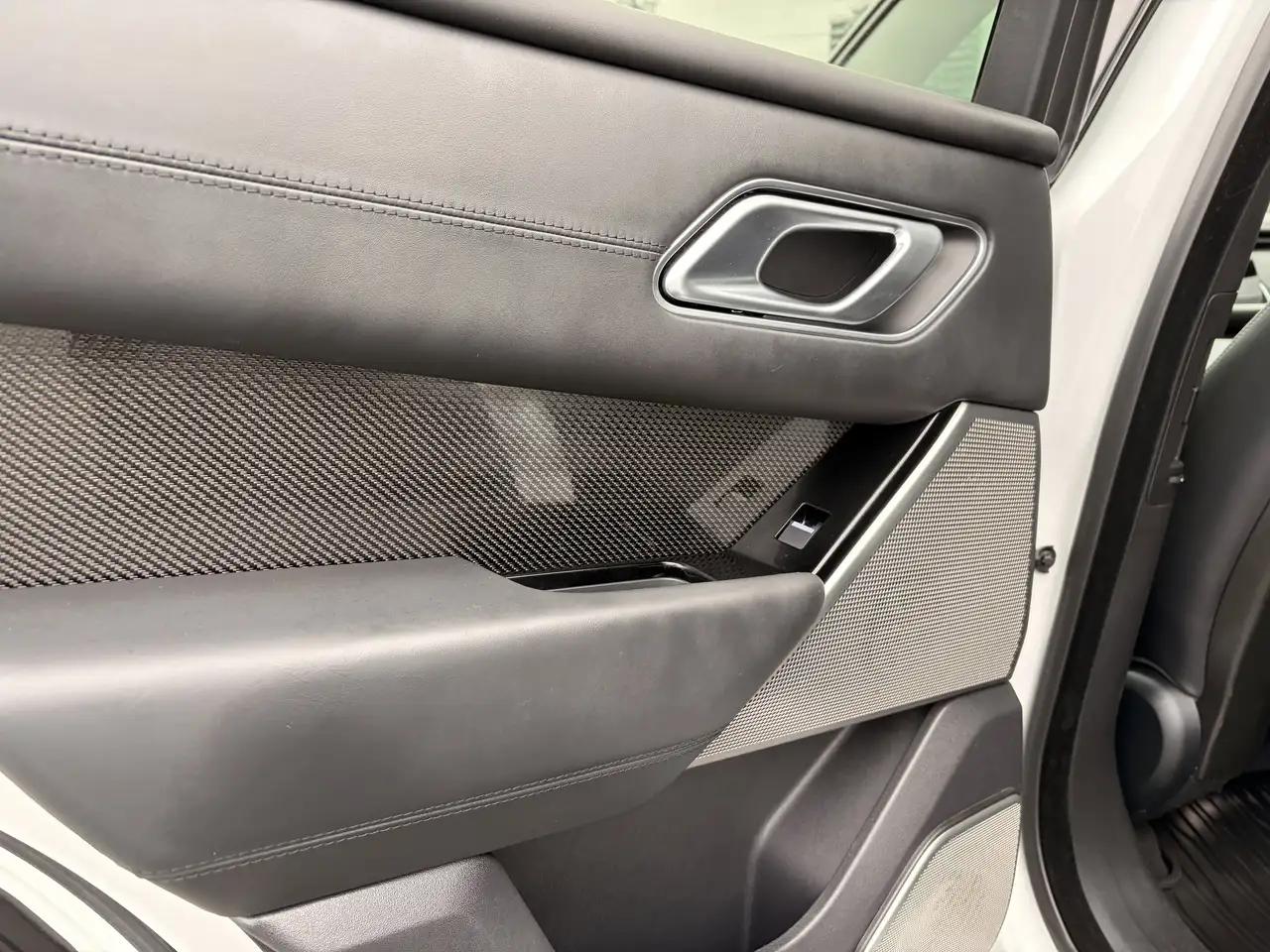 Land Rover Range Rover Velar снимка Land Rover Range Rover Velar