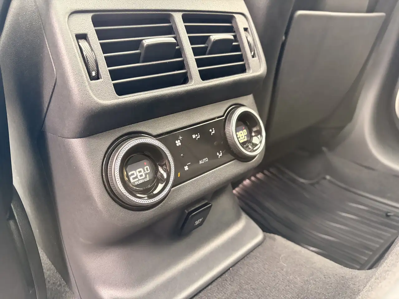 Land Rover Range Rover Velar снимка Land Rover Range Rover Velar