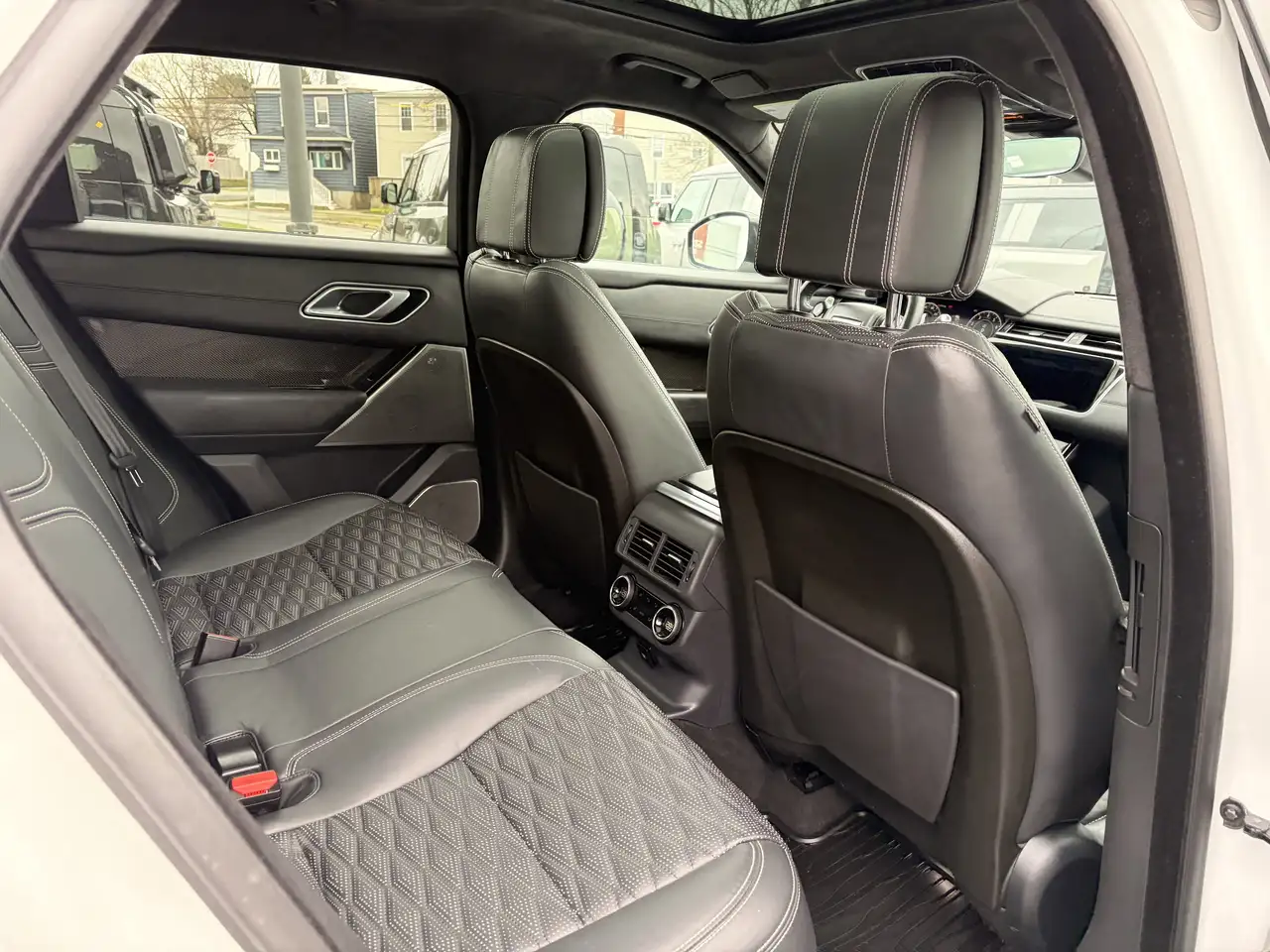 Land Rover Range Rover Velar снимка Land Rover Range Rover Velar