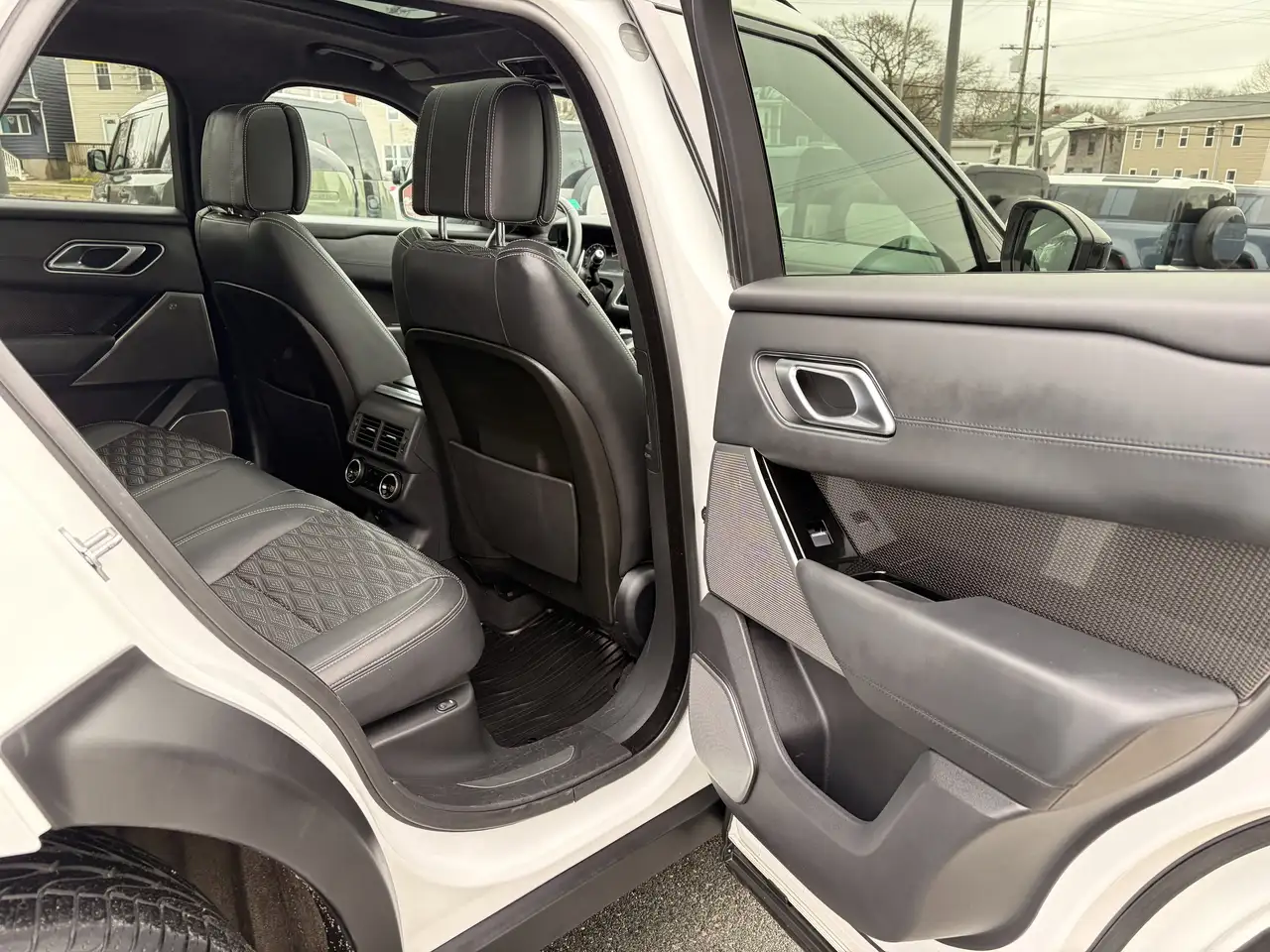 Land Rover Range Rover Velar снимка Land Rover Range Rover Velar