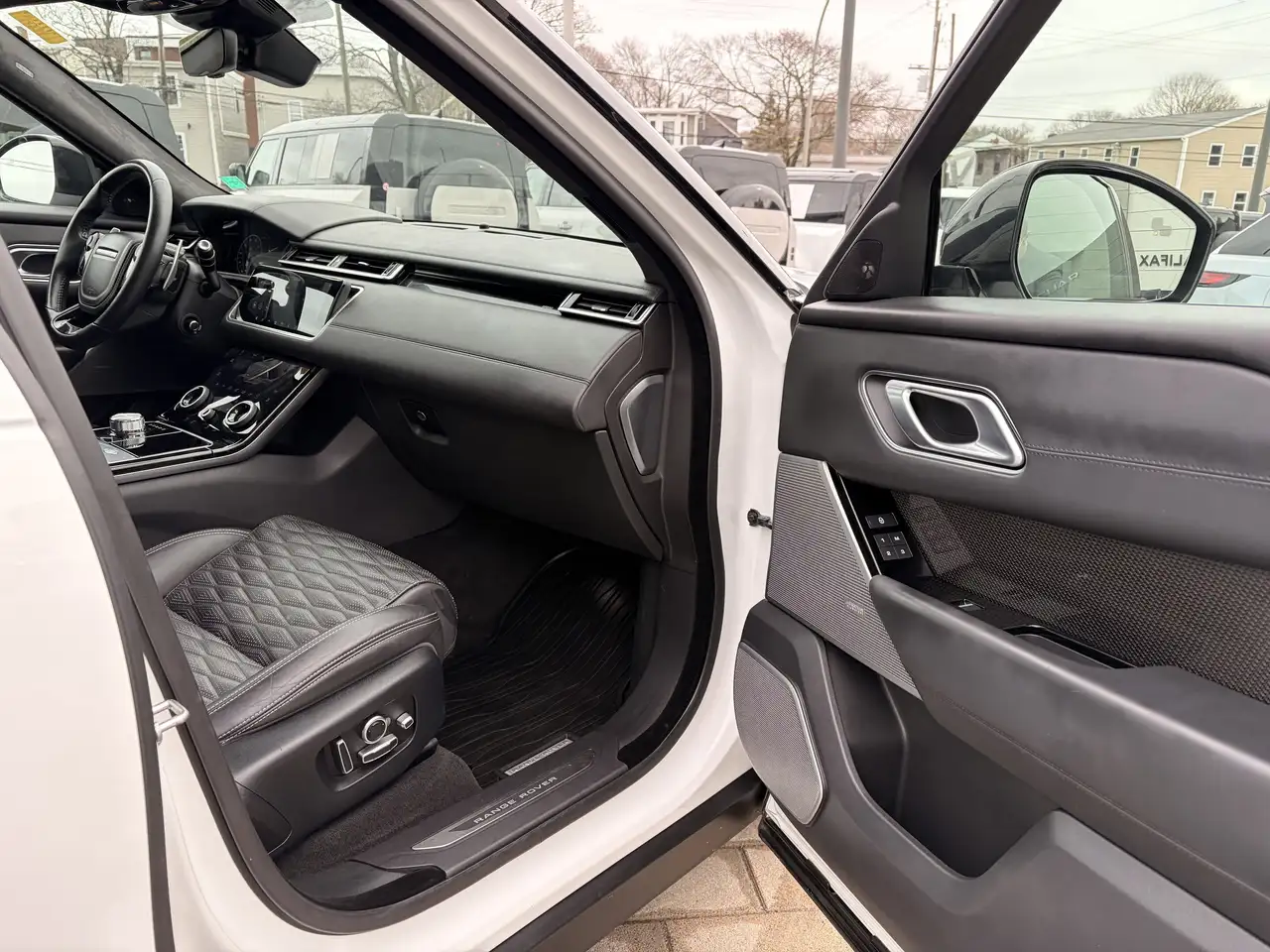 Land Rover Range Rover Velar снимка Land Rover Range Rover Velar