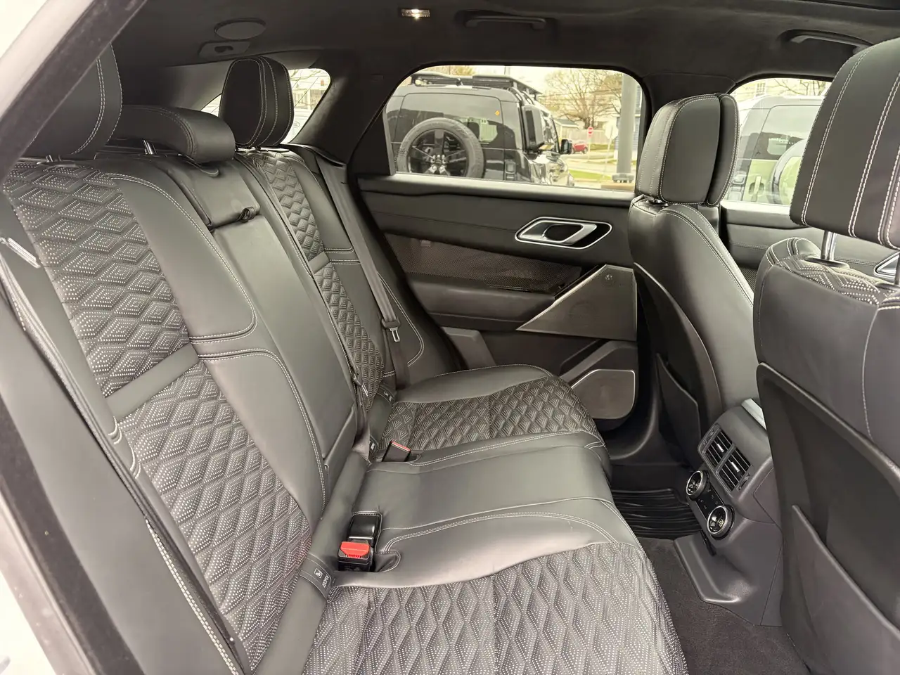 Land Rover Range Rover Velar снимка Land Rover Range Rover Velar