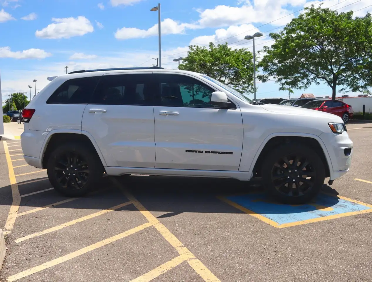 Jeep Grand Cherokee photo Jeep Grand Cherokee