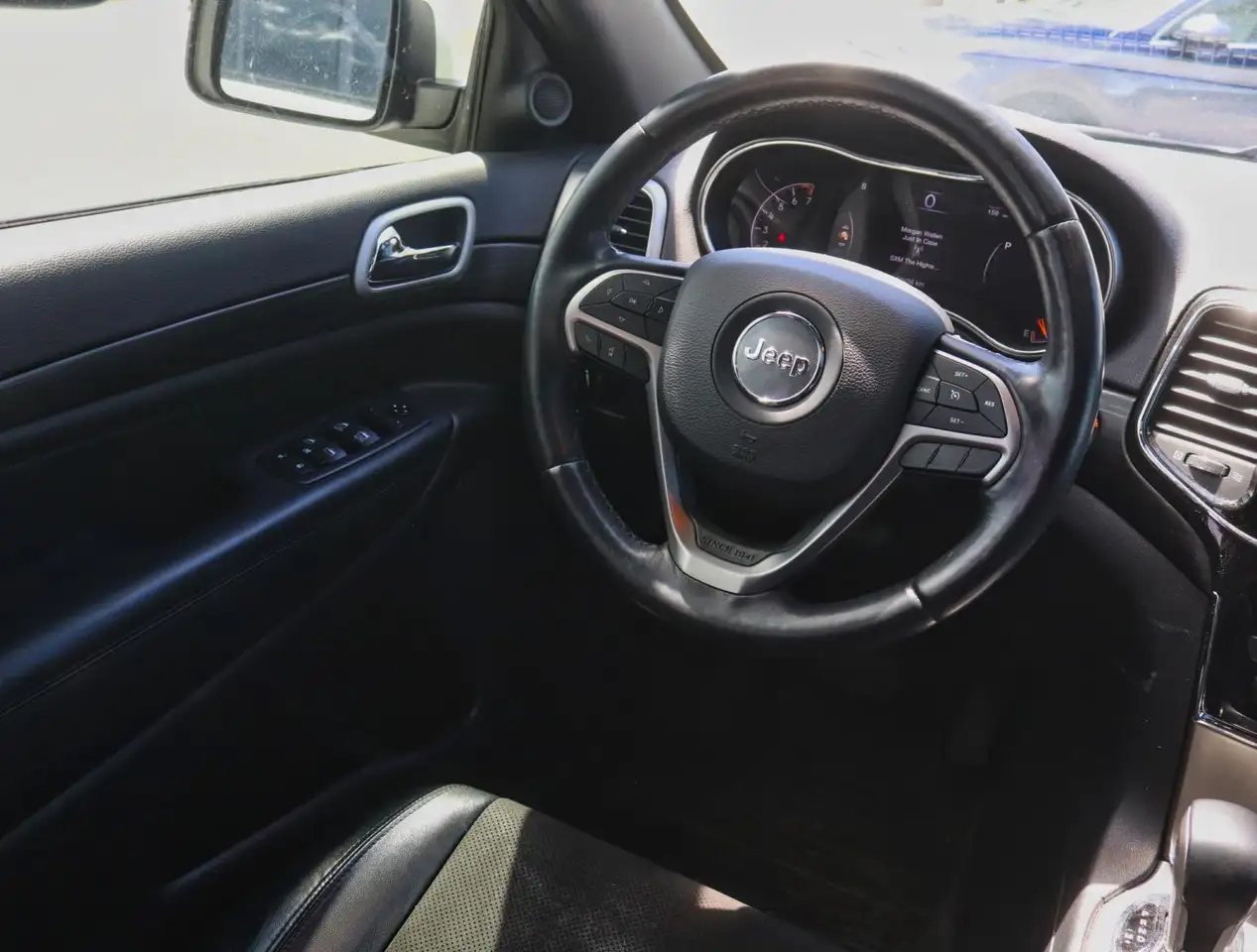 Jeep Grand Cherokee photo Jeep Grand Cherokee