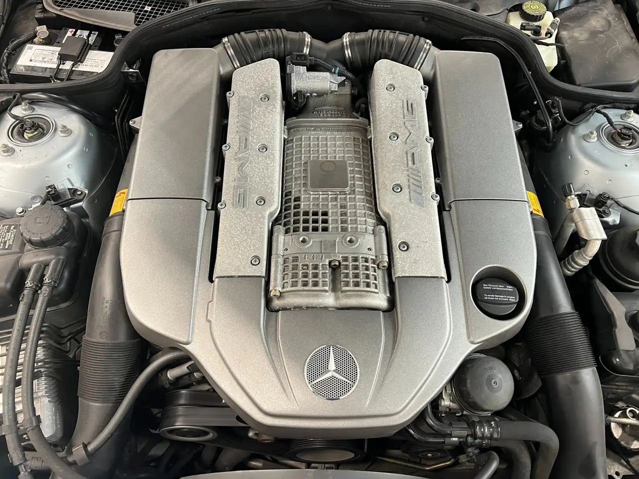 Mercedes-Benz SL снимка Mercedes-Benz SL