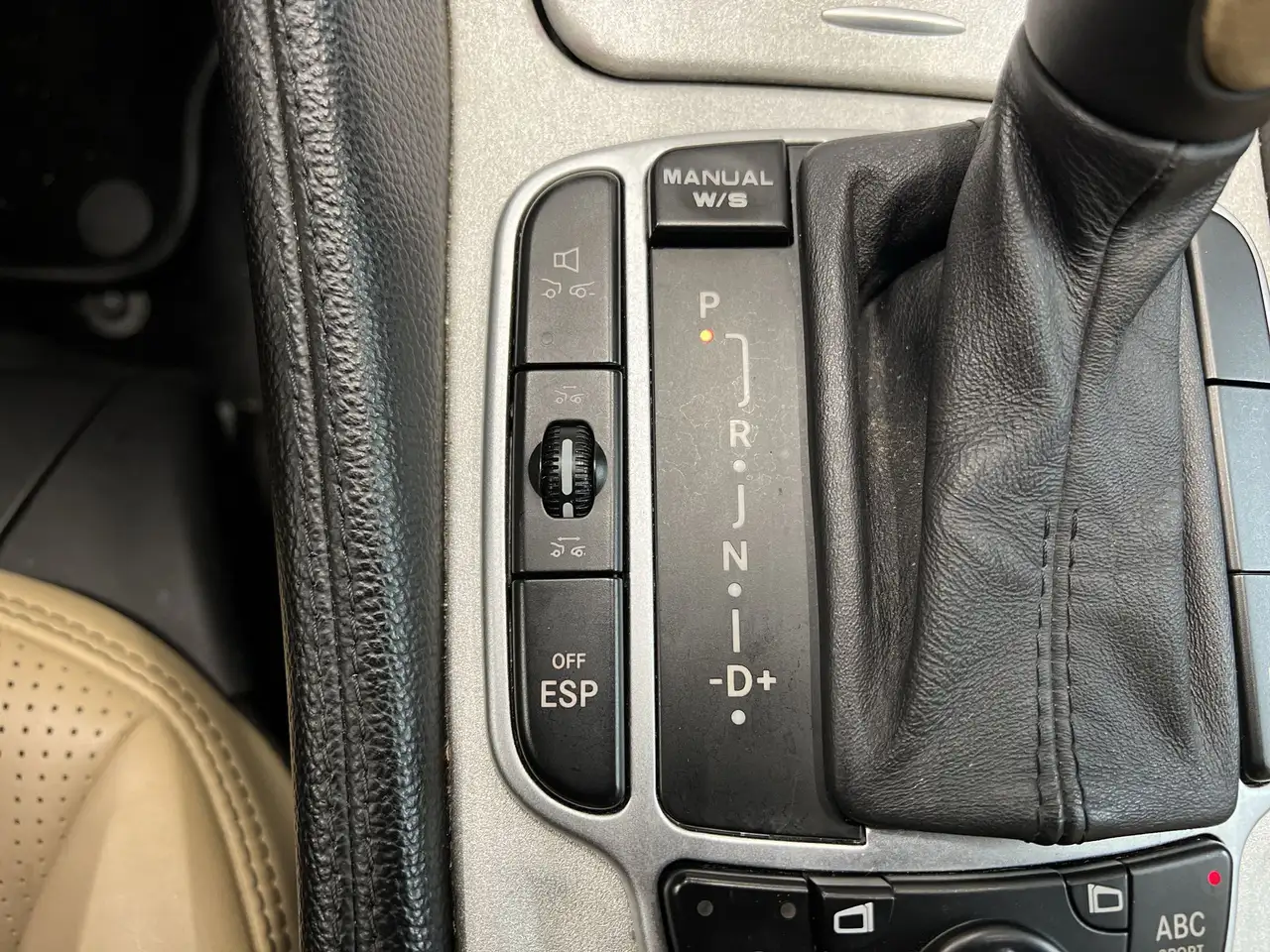 Mercedes-Benz SL снимка Mercedes-Benz SL