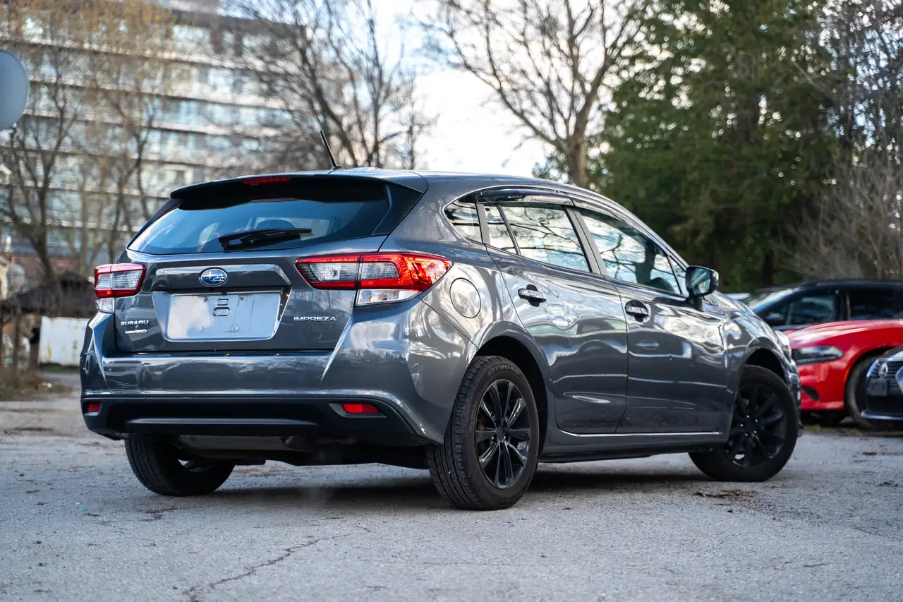 Subaru Impreza снимка Subaru Impreza