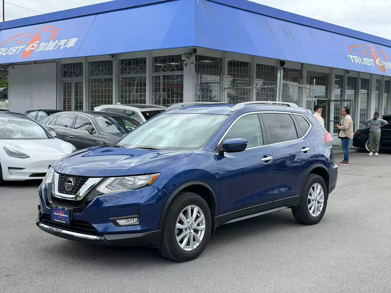 Nissan Rogue снимка Nissan Rogue