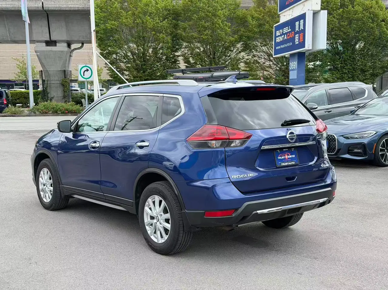 Nissan Rogue снимка Nissan Rogue