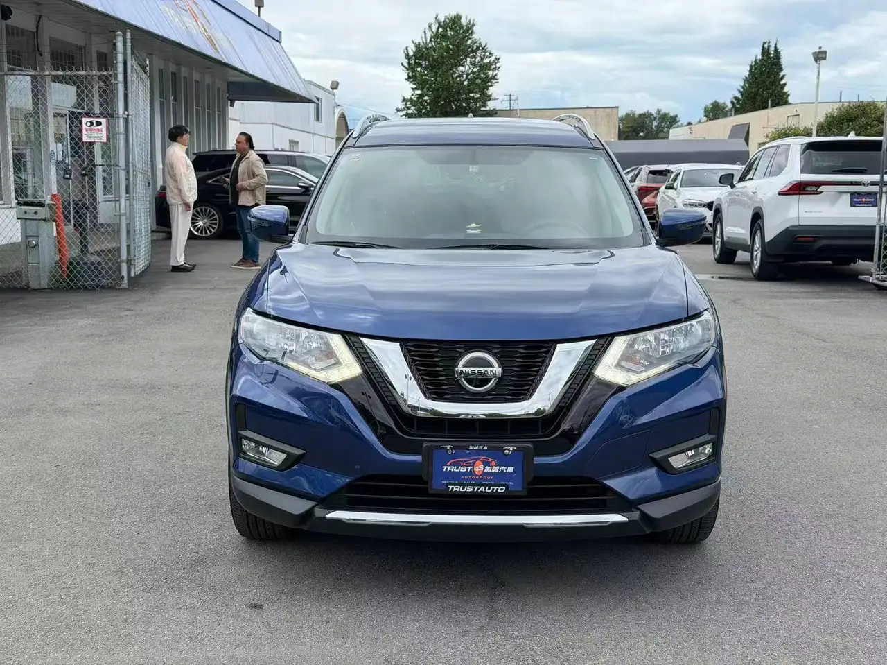 Nissan Rogue снимка Nissan Rogue