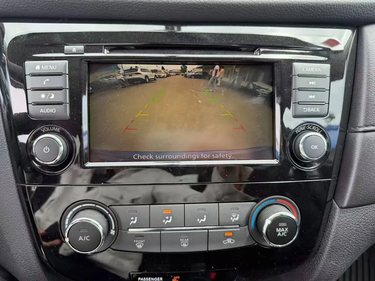 Nissan Rogue снимка Nissan Rogue