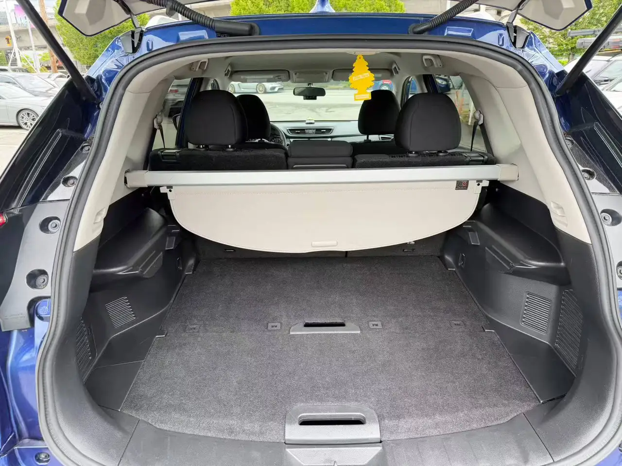 Nissan Rogue снимка Nissan Rogue