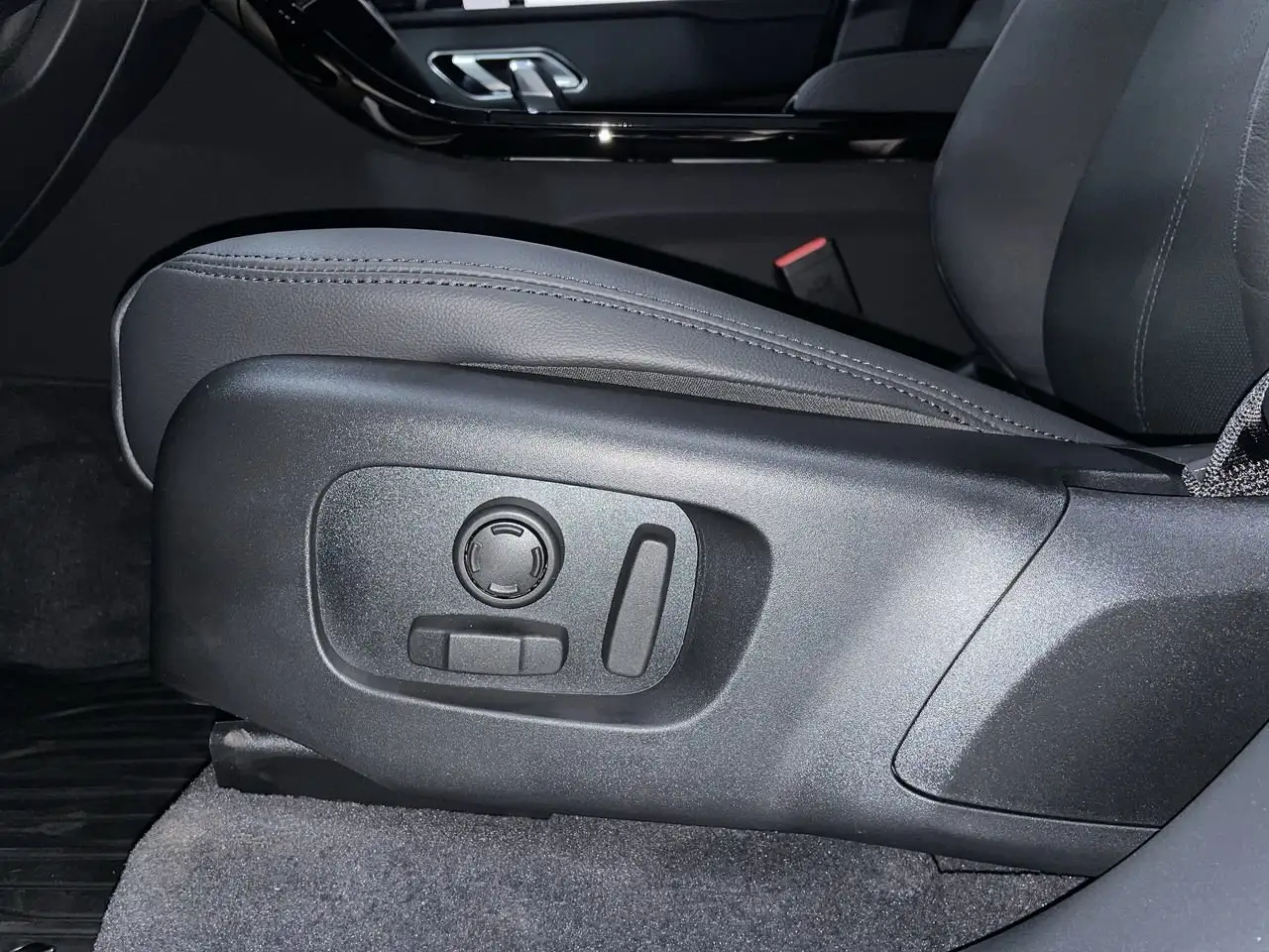 Land Rover Range Rover Velar fotografie Land Rover Range Rover Velar