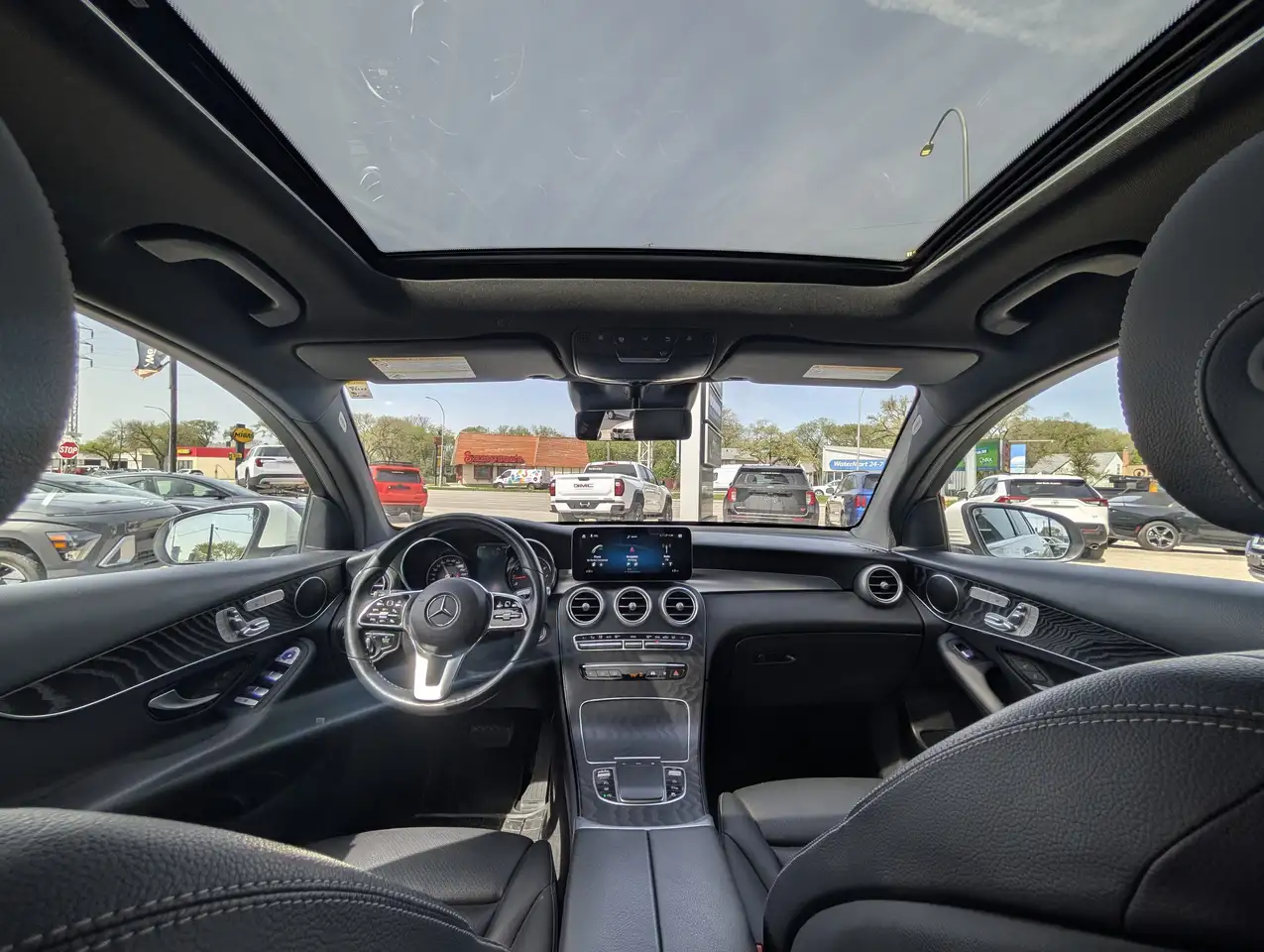Mercedes-Benz GLC снимка Mercedes-Benz GLC