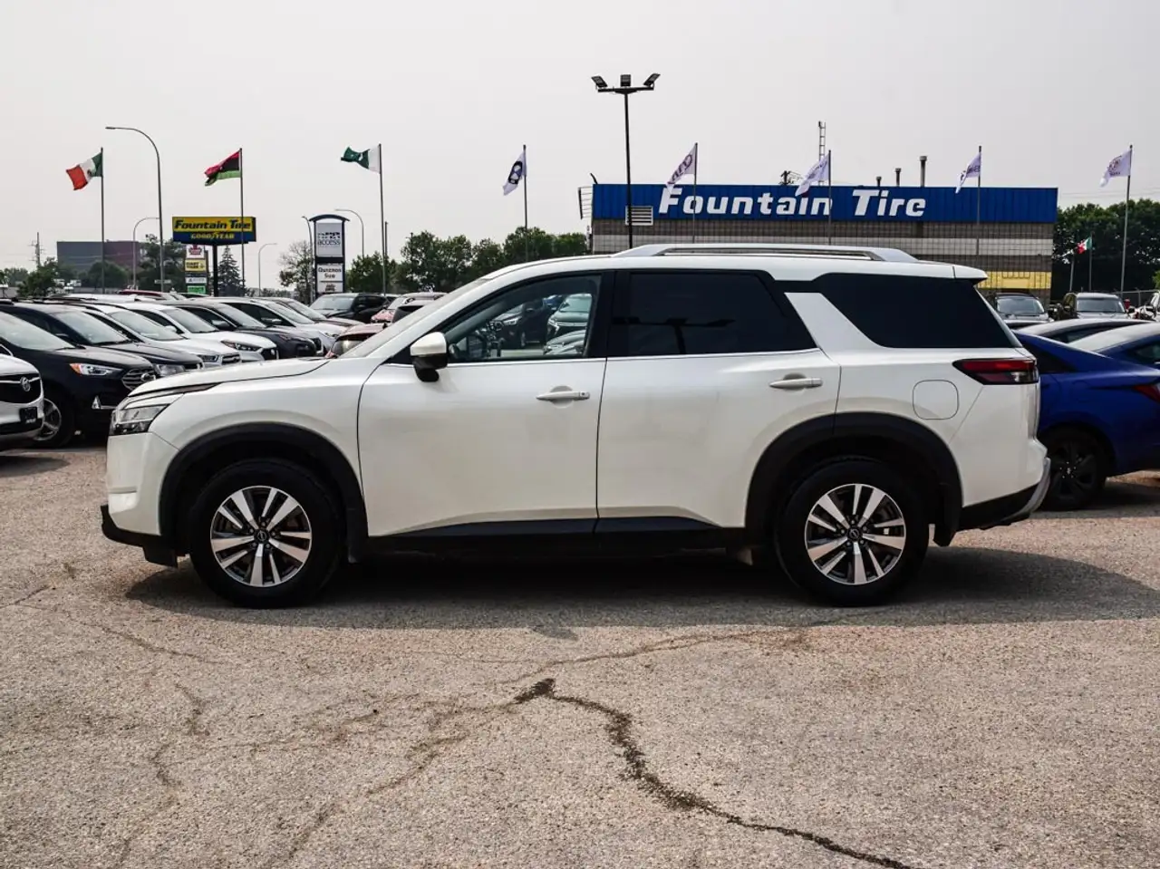 Nissan Pathfinder photo Nissan Pathfinder