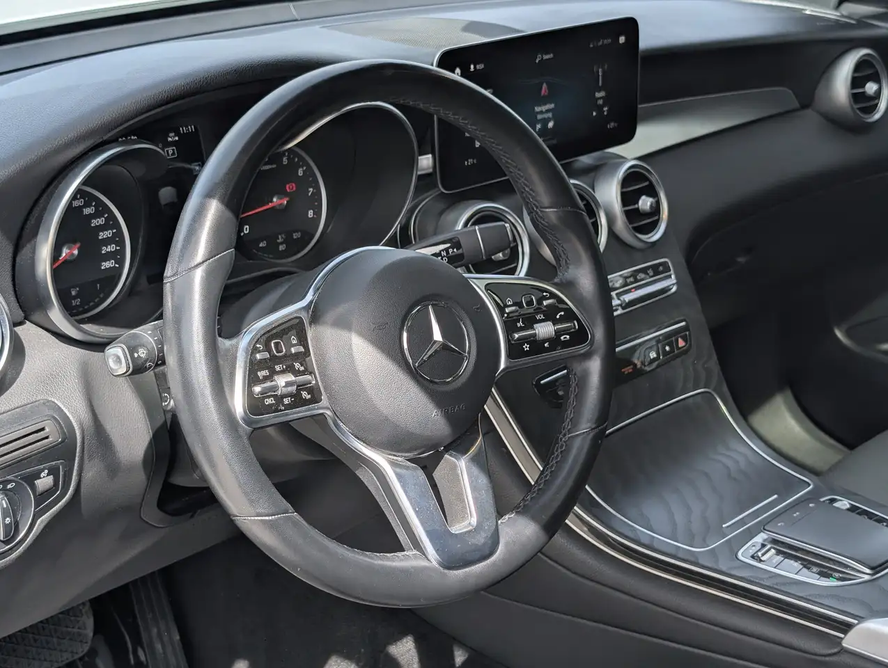 Mercedes-Benz GLC снимка Mercedes-Benz GLC