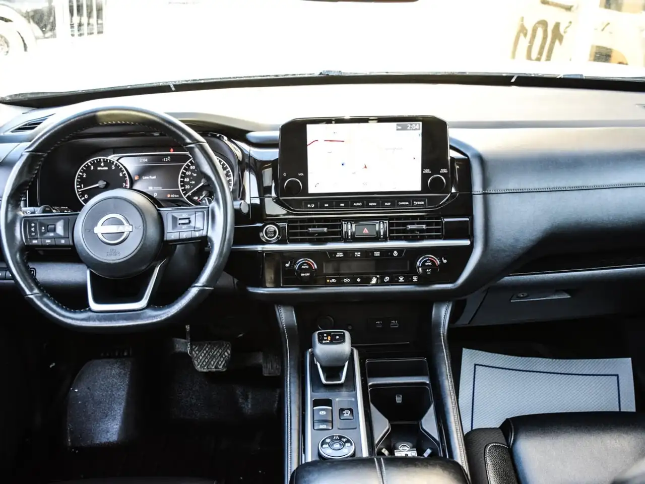 Nissan Pathfinder photo Nissan Pathfinder