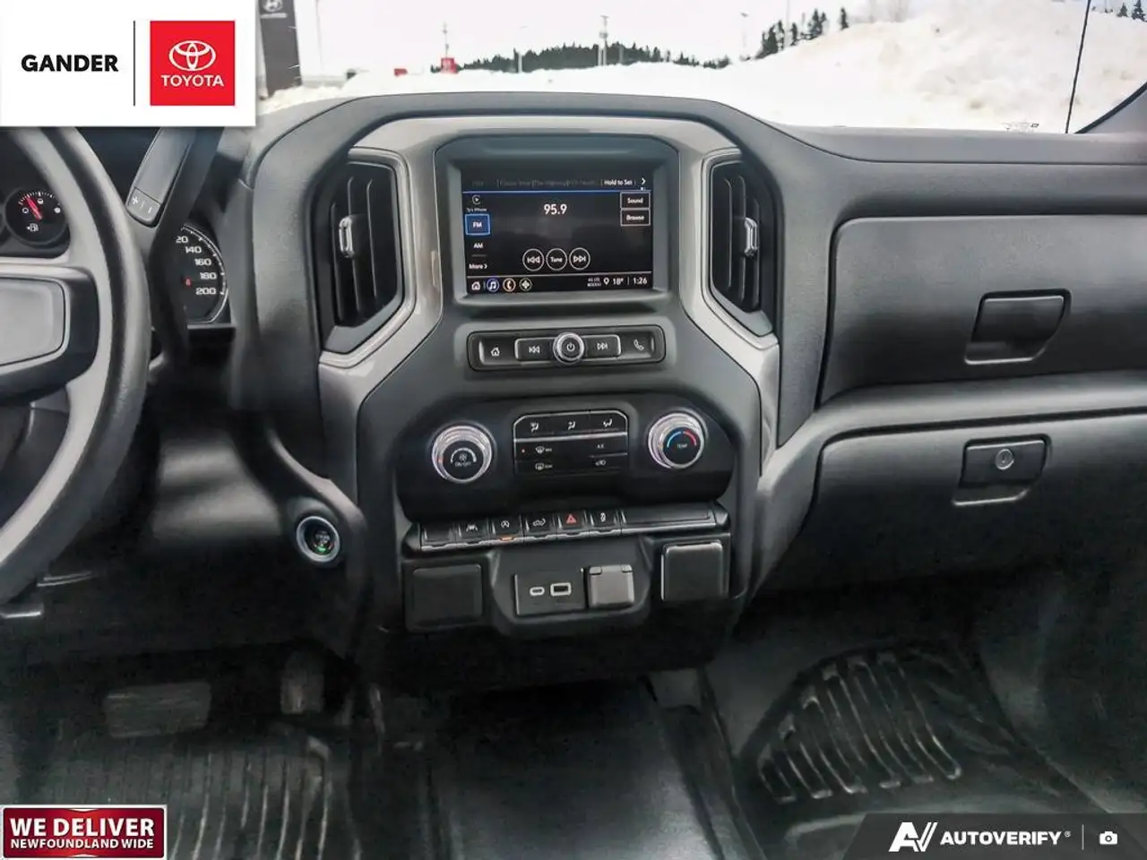 GMC Sierra 1500 снимка GMC Sierra 1500
