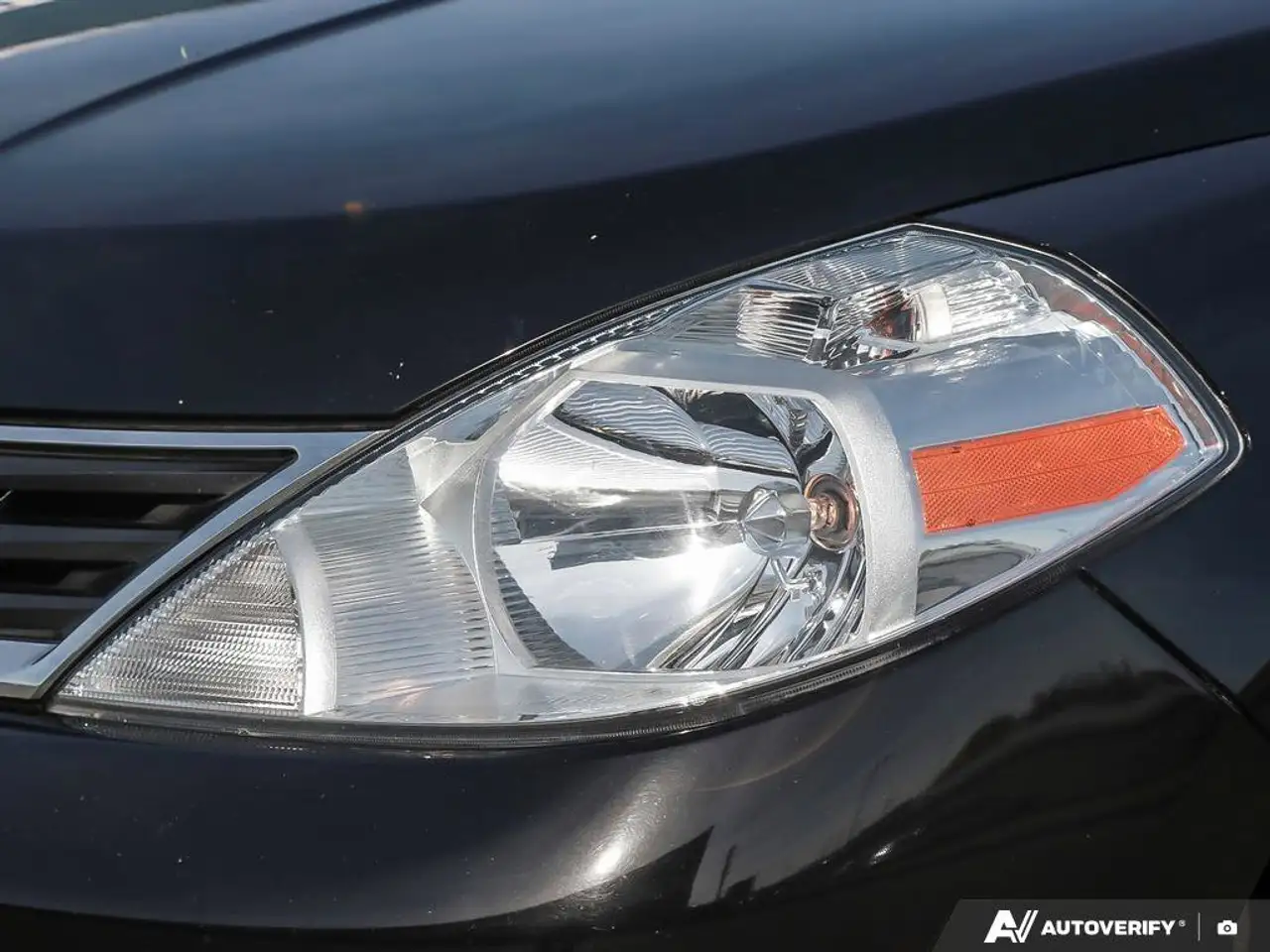 Nissan Versa снимка Nissan Versa