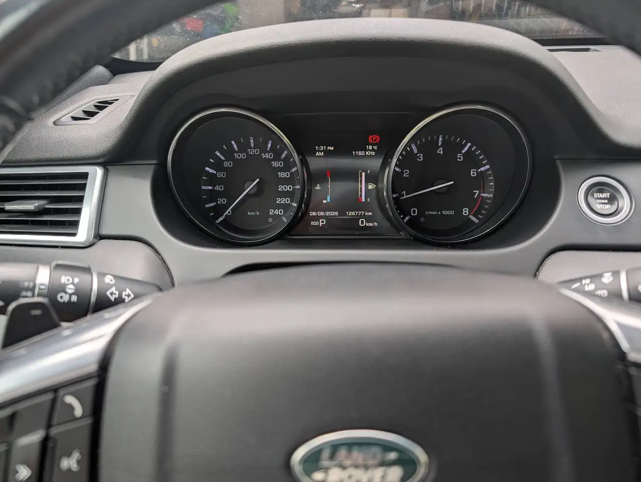 Land Rover Discovery Sport photo Land Rover Discovery Sport
