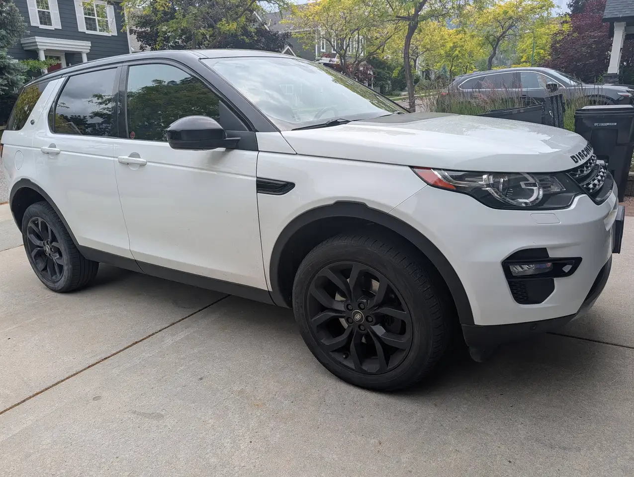 Land Rover Discovery Sport photo Land Rover Discovery Sport
