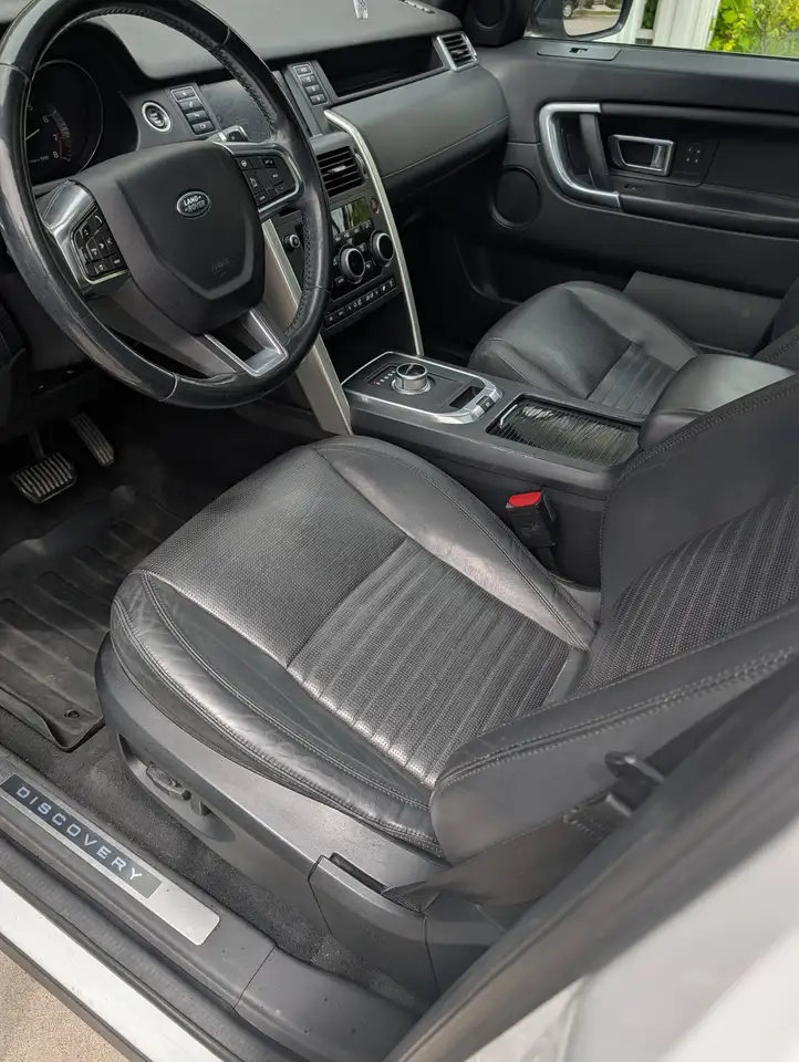 Land Rover Discovery Sport photo Land Rover Discovery Sport