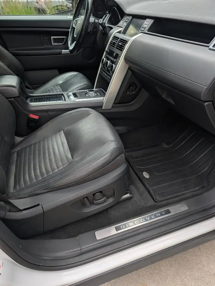 Land Rover Discovery Sport photo Land Rover Discovery Sport