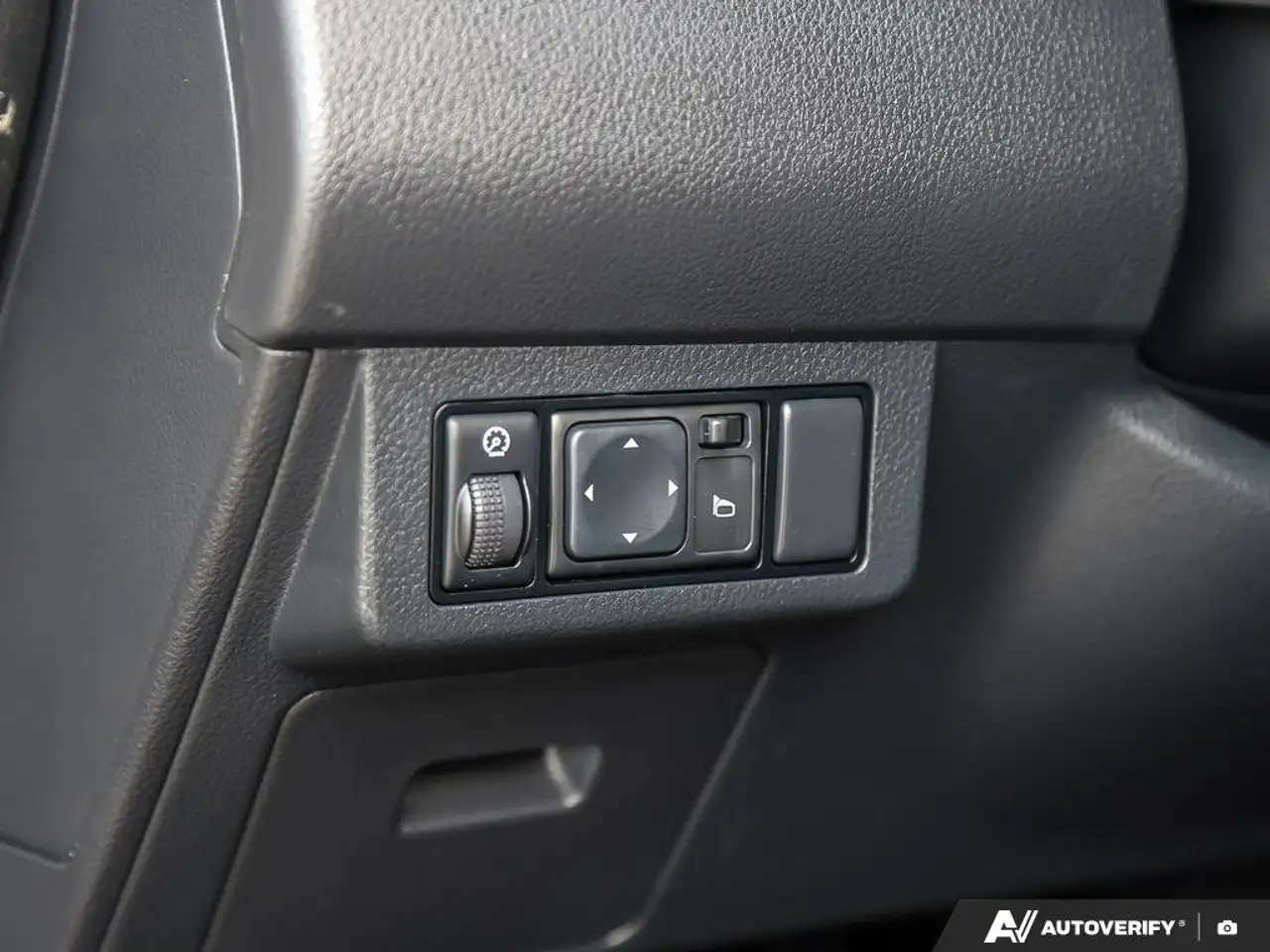 Nissan Versa снимка Nissan Versa