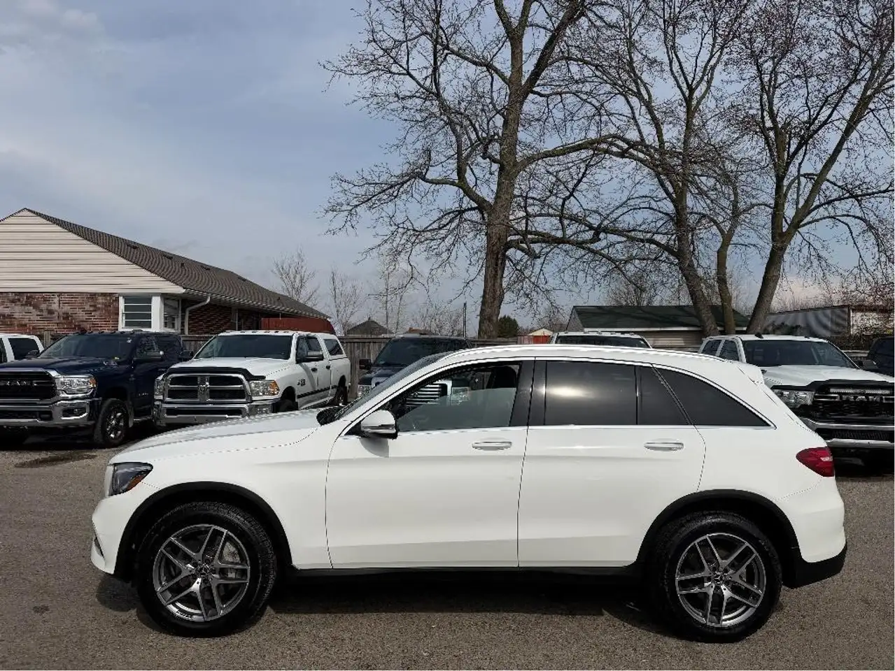 Mercedes-Benz GLC снимка Mercedes-Benz GLC