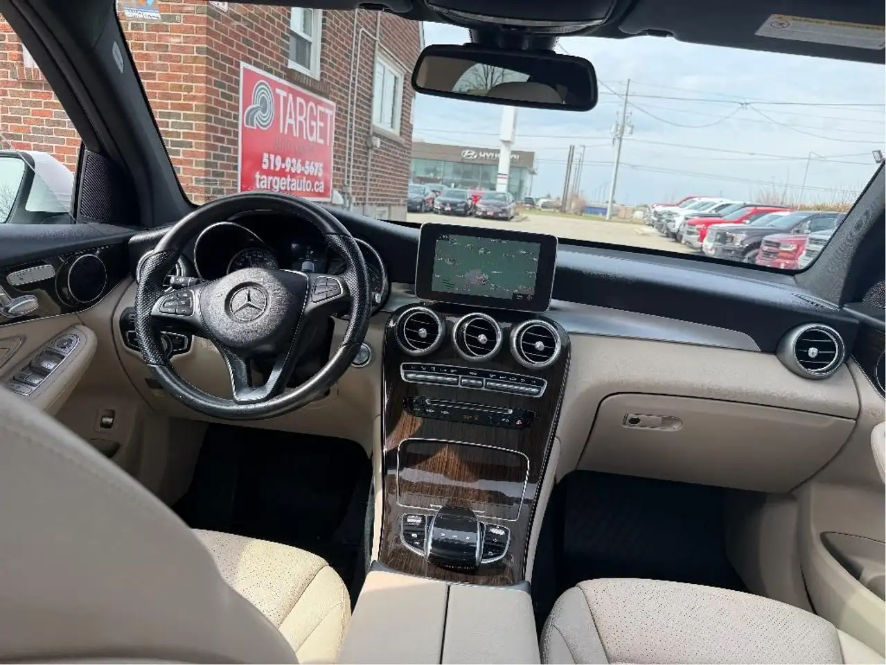 Mercedes-Benz GLC снимка Mercedes-Benz GLC