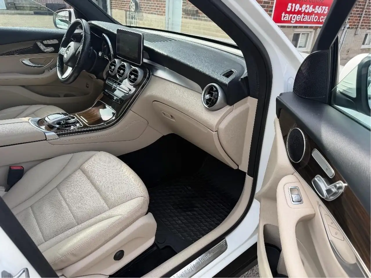 Mercedes-Benz GLC снимка Mercedes-Benz GLC