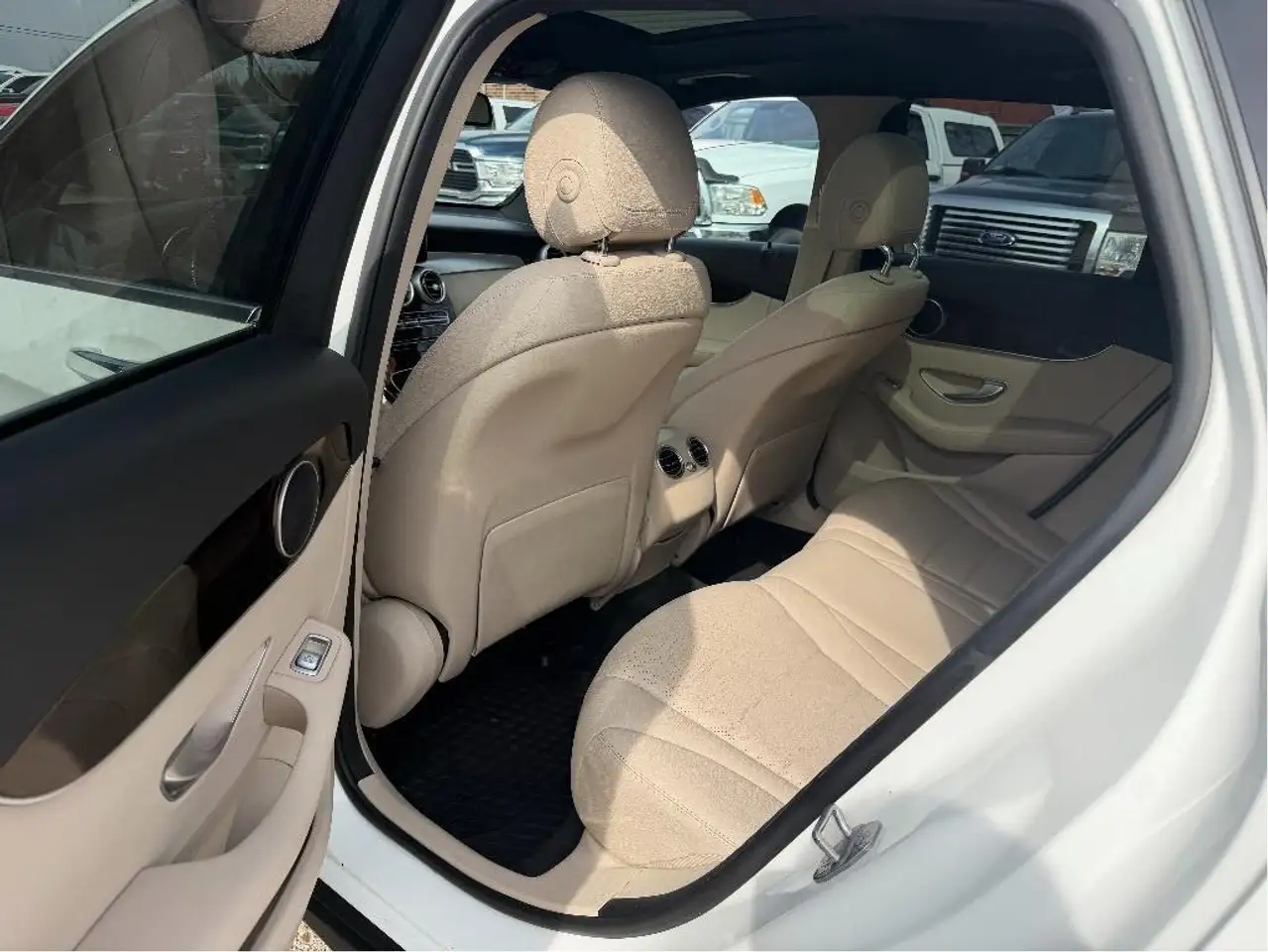 Mercedes-Benz GLC снимка Mercedes-Benz GLC