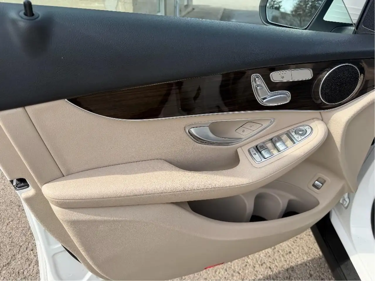 Mercedes-Benz GLC снимка Mercedes-Benz GLC