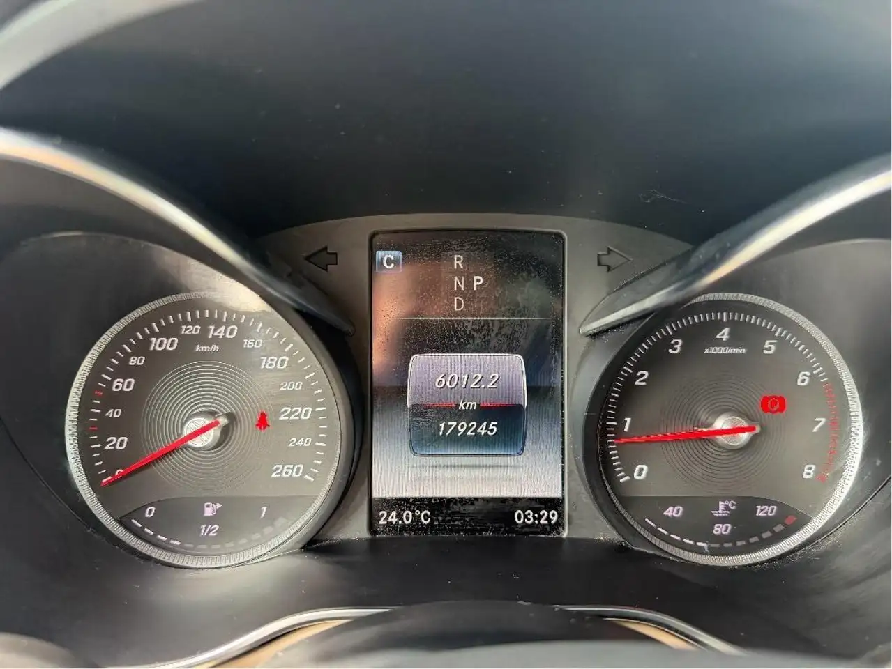 Mercedes-Benz GLC снимка Mercedes-Benz GLC