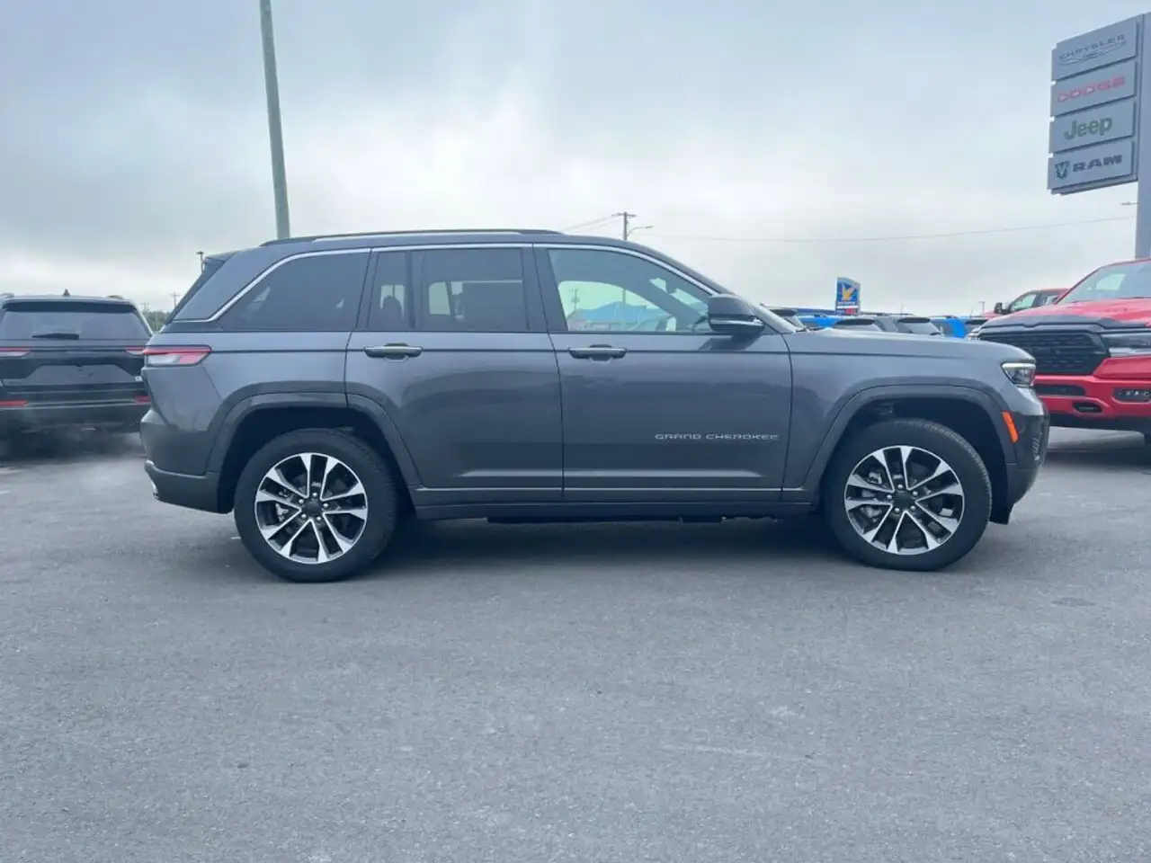 Jeep Grand Cherokee снимка Jeep Grand Cherokee