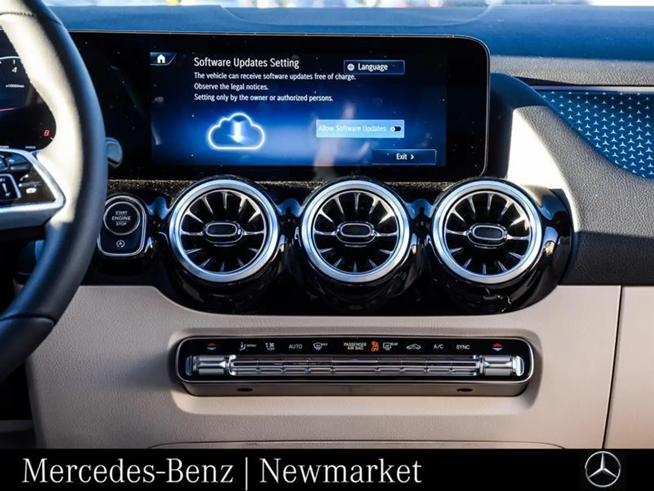 Mercedes-Benz GLA снимка Mercedes-Benz GLA
