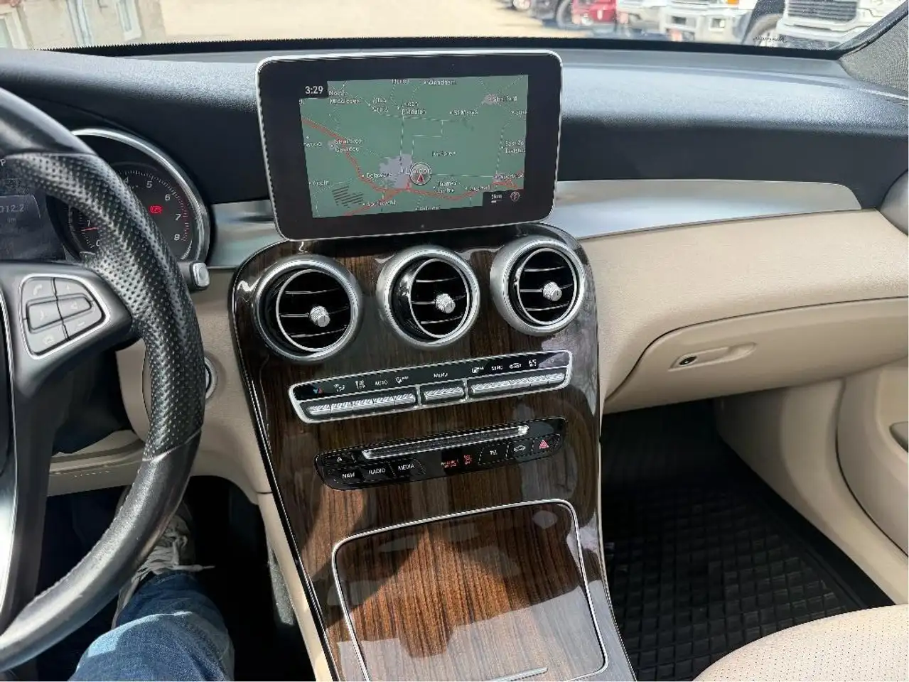 Mercedes-Benz GLC снимка Mercedes-Benz GLC